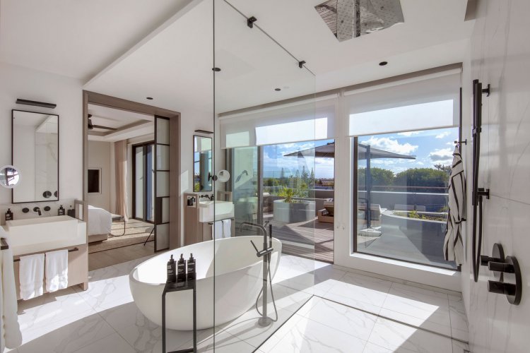 LUX* Pool Penthouse